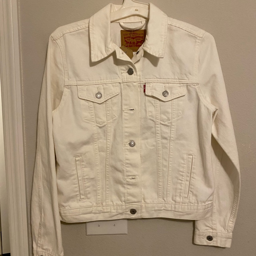 NWT Levi’s Denim Trucker Jacket